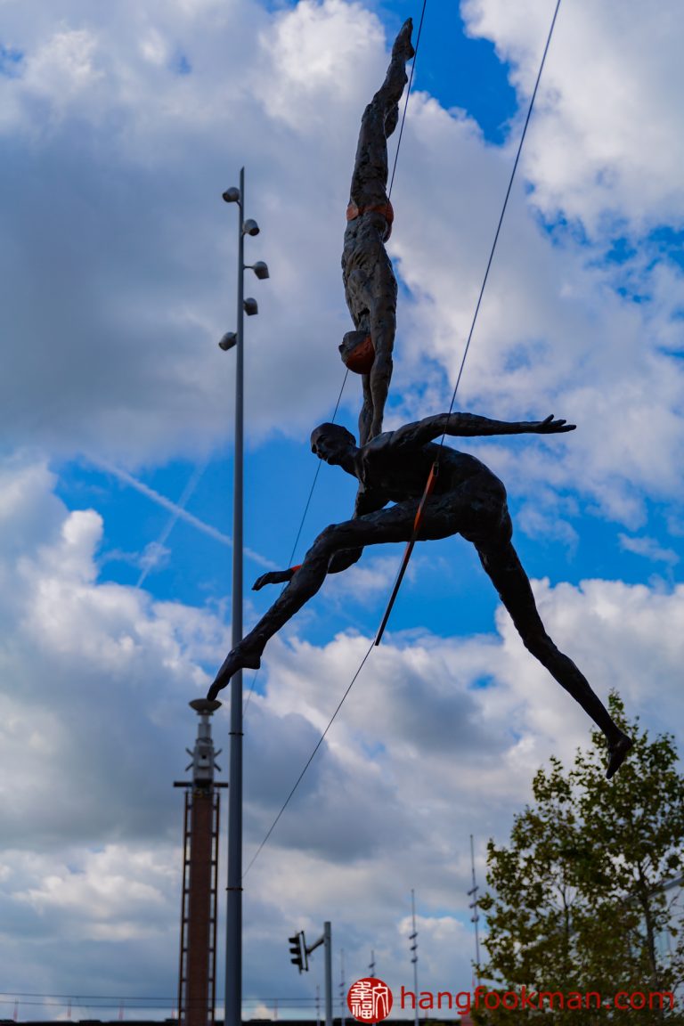 Balancing sculptures