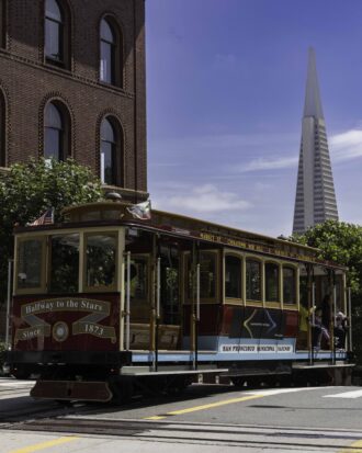 San Francisco - Cable car - Transamerica Pyramid